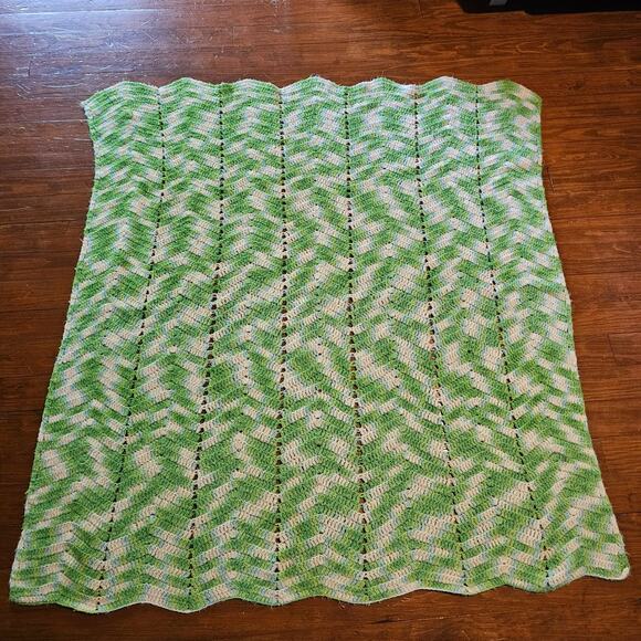 Vintage Handmade Crochet Afghan Blanket Throw Retro Chevron Granny Boho 50x48 - Picture 3 of 6